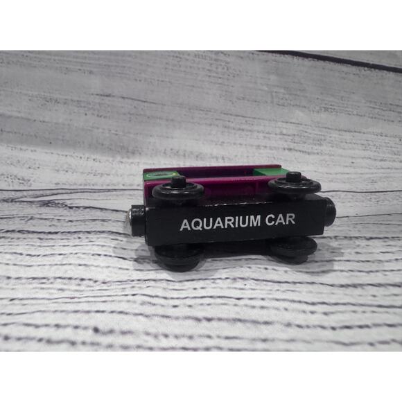 Vintage Thomas & Friends Wooden Railway Aquarium Car - Picture 3 of 3